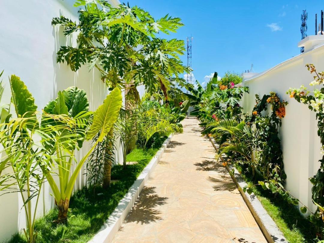 The Bali Resort Zanzibar Pingwe Bagian luar foto